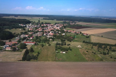Obec Bělušice fotografované dronem z výšky
